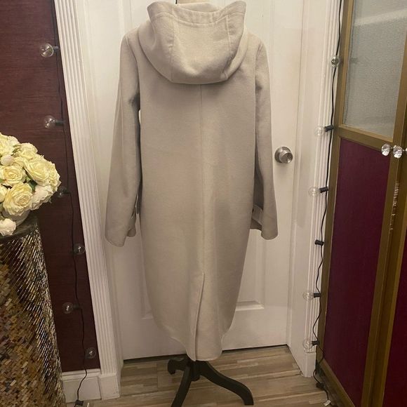 MaxMara Cream Trench Coat with Hood - Picture 6 of 13